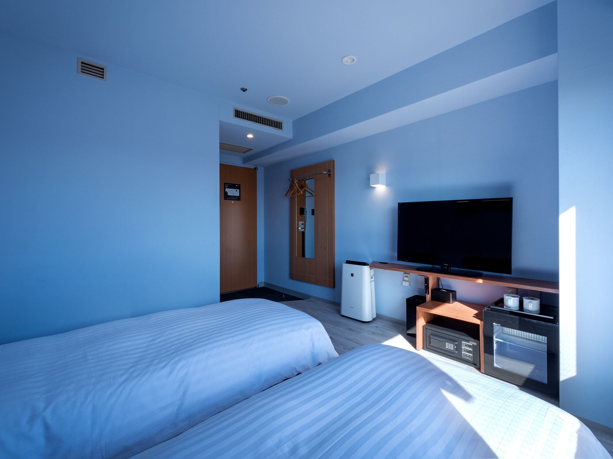 cozy twin | 1 bedroom, in-room safe, blackout curtains, free wifi