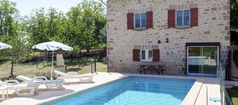 Belle maison de vacances privée avec climatisation, piscine privée, TV, terrasse, vue panoramique