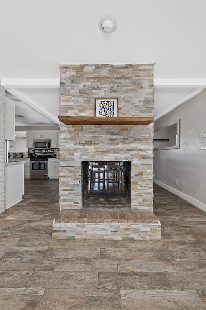 Pool, hot tub, game room -- Minutes to Old Town Scottsdale