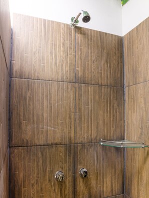 Standard Room, 1 Twin Bed | Bathroom | Shower, towels, soap, shampoo