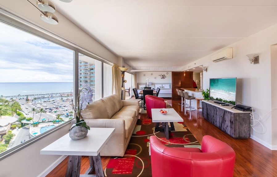 Direct Ocean View Luxury 2 Beds/2 Baths - Waikiki No Resort Fees! Free Wifi - Honolulu, HI