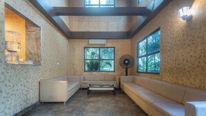 Interior - Capital O 66172 Discover Resorts Karjat (Karjat)