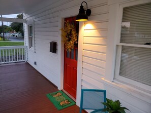 Exterior detail - La Casita Blanca Ybor City Tampa (Tampa)