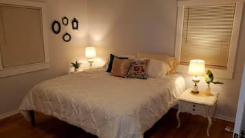 2 bedrooms, iron/ironing board, WiFi, bed sheets