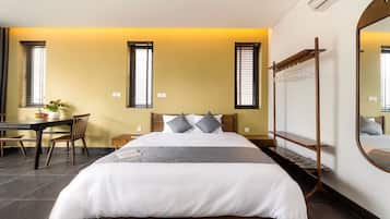 Studio | Minibar, individually decorated, individually furnished, desk