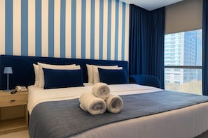 Kahden hengen exclusive-huone | Select Comfort -patjalliset sängyt, silitysrauta/-lauta, ilmainen Wi-Fi