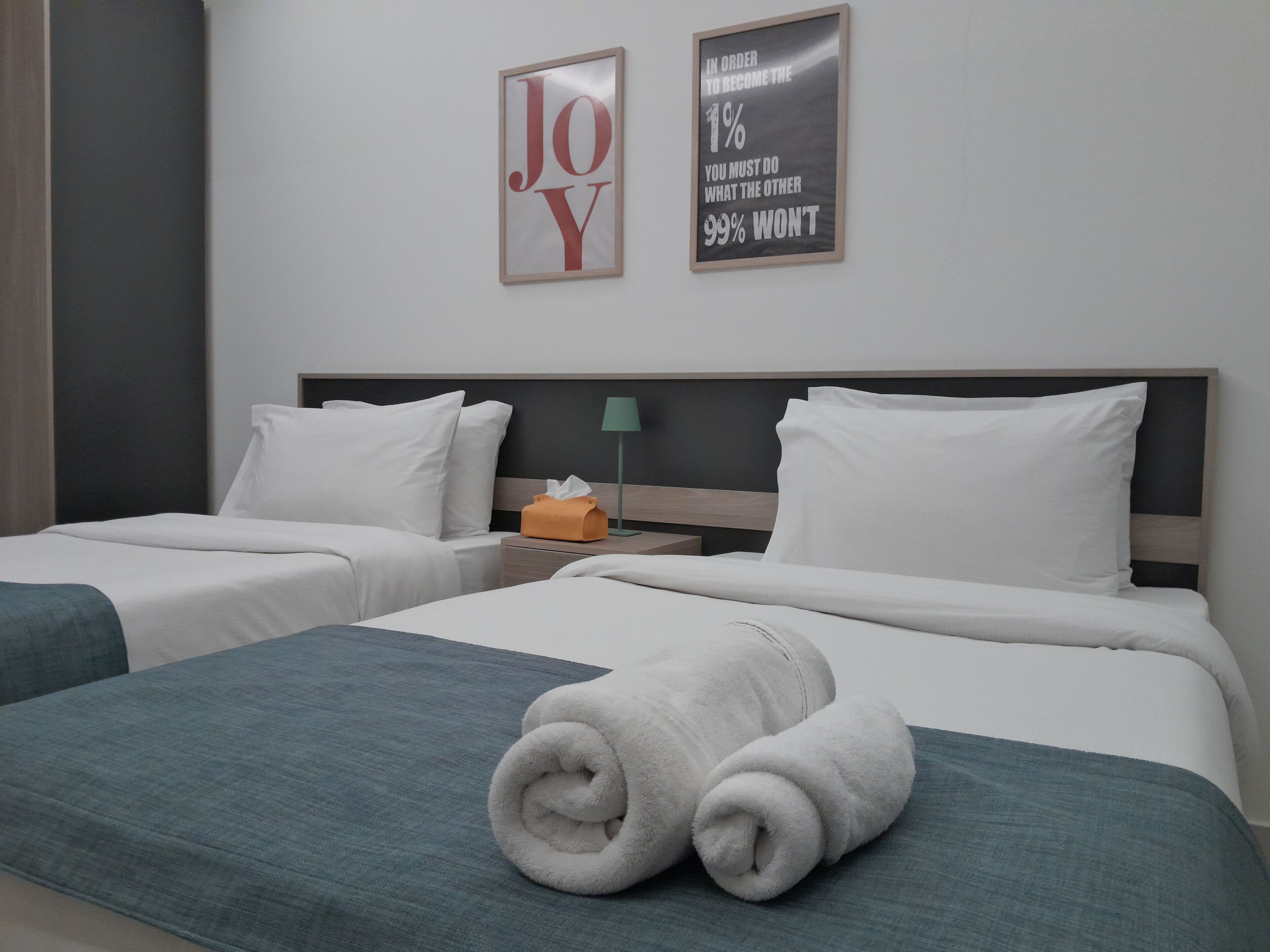 Superior Studio, 1 King Bed | Select Comfort beds, iron/ironing board, free WiFi, bed sheets