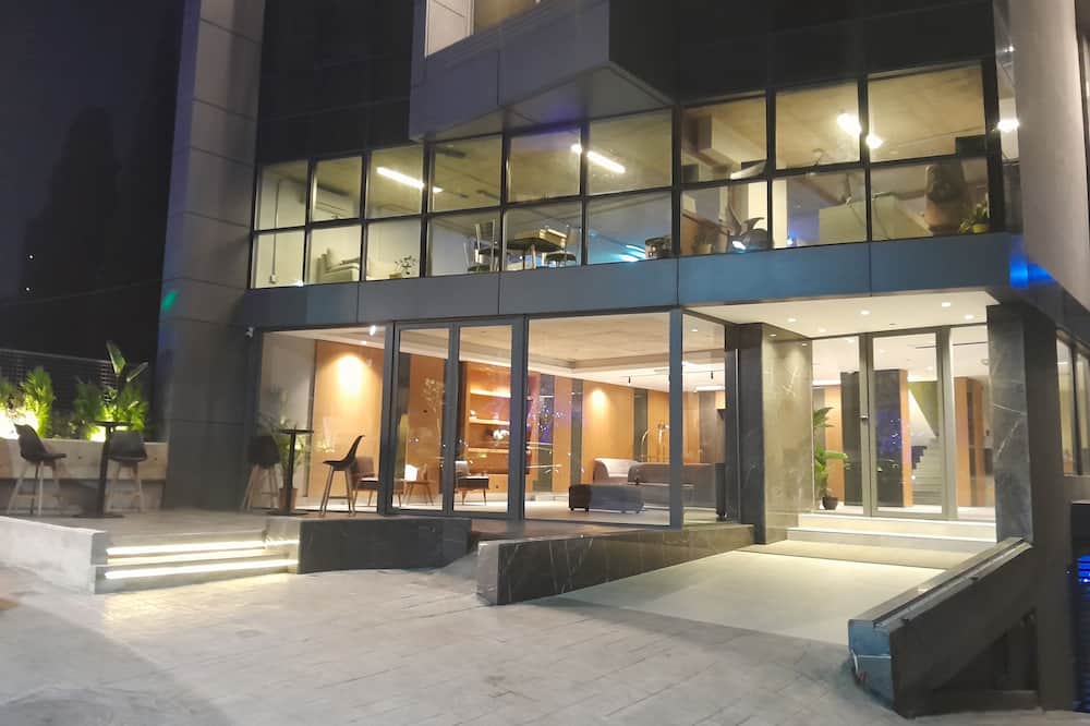 Shade Suites and Studios