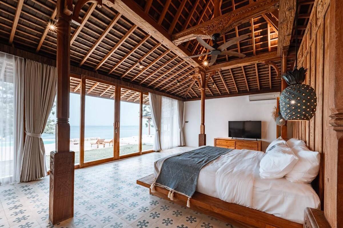 5 quartos, cofres nos quartos, cortinas blackout