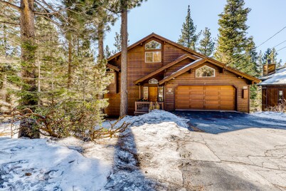 Amplia escapada familiar con bañera de hidromasaje privada. Cerca del pueblo!