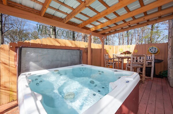 Cabin, 3 Bedrooms | Outdoor spa tub