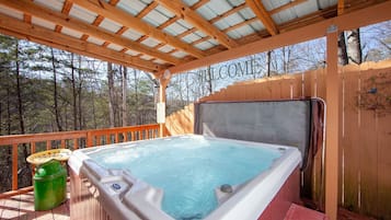 Ferienhütte, 3 Schlafzimmer | Außen-Whirlpool