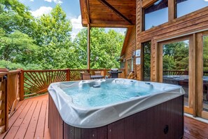 Cabin, 3 Bedrooms | Outdoor spa tub