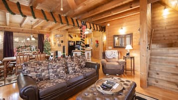 Cabin, 2 Bedrooms | Living room