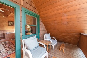 Cabane, 2 chambres | Balcon