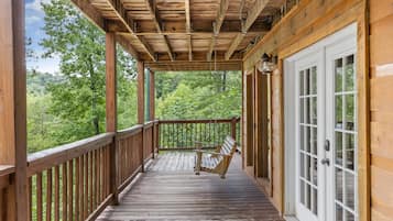 Cabin, 3 Bedrooms | Balcony