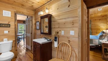 Cabin, 3 Bedrooms | 4 bedrooms, free WiFi