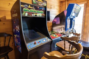 Games room - Games With A View 3 Bedroom Cabin by RedAwning (Sevierville)