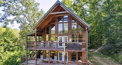 Games With A View 3 Bedroom Cabin by RedAwning