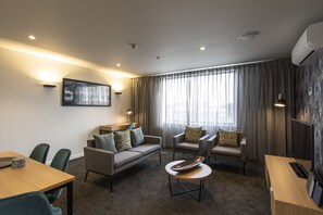 42-inch flat-screen TV with cable channels, TV, iPod dock - Quest Palmerston North (Palmerston North)