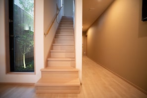 Staircase - Onya Kaede (Kyoto)