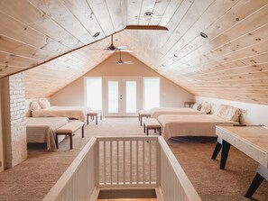 3 bedrooms, iron/ironing board, travel crib, free WiFi