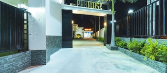 Paradise Hotel