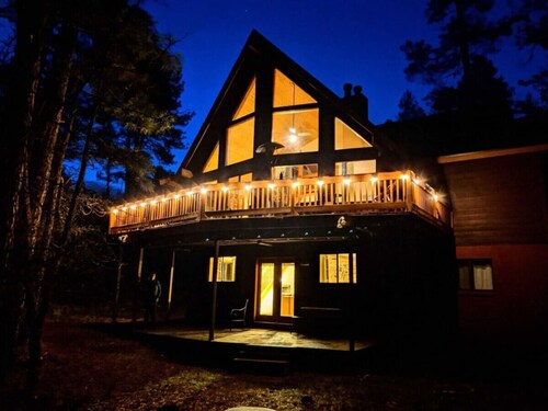 Wandering Elk Cabin in Pine