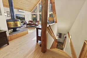 Interior - Wandering Elk Cabin in Pine (Pine)
