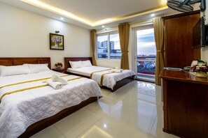 Standard Quadruple Room | Minibar, soundproofing, free WiFi - Diamond Sea Hotel (Ho Chi Minh City)