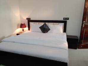 Pillowtop beds, individually furnished, desk, laptop workspace