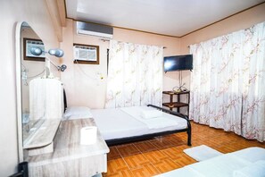 Desk, free WiFi - Gracia's Inn Boracay (Boracay Island)