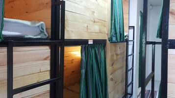 Phòng tập thể Economy, phòng tập thể nam và nữ (De Tavera Pods) | Truy cập Internet không dây miễn phí