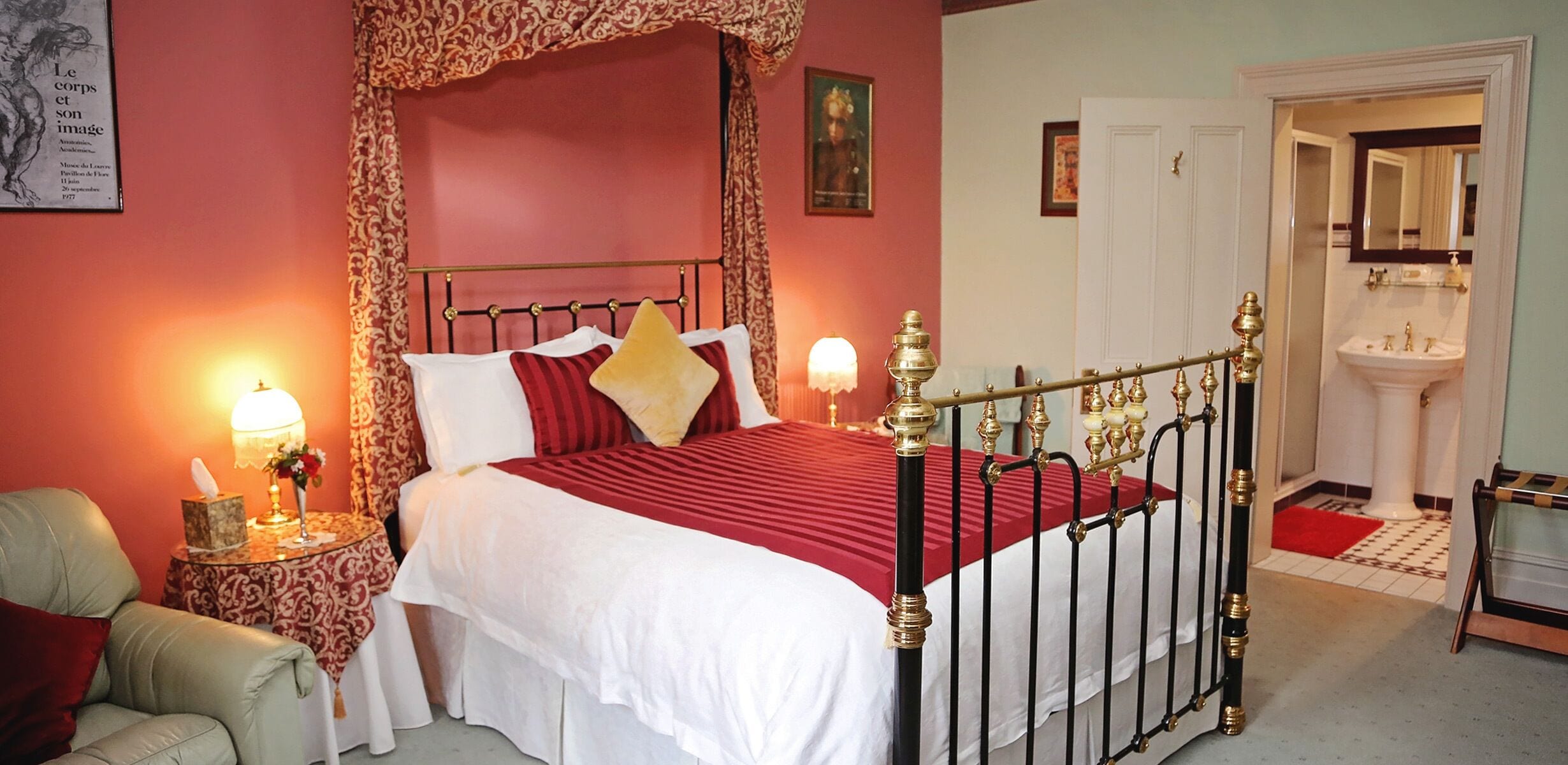 Red Queen Room | Egyptian cotton sheets, premium bedding, down comforters, pillowtop beds