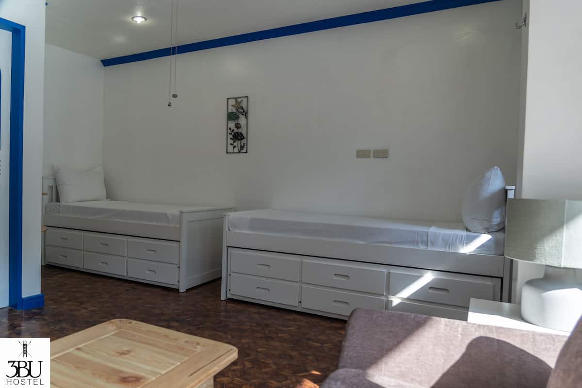 Anidu Room | 1 bedroom, laptop workspace, rollaway beds, free WiFi
