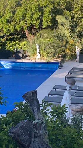 Alojamiento independiente en villa