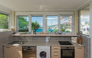 Refrigerador y parrilla de estufa 