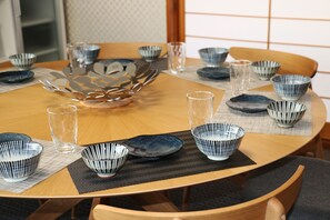 Standard Room | In-room dining - SAKURAYA kokusaidori (Naha)