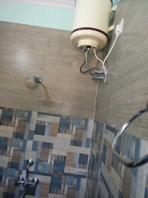 Dusche im Bad