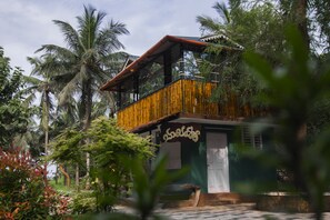 Fachada de la propiedad