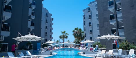 Seasonal outdoor pool