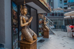 Couples treatment rooms, sauna, steam room, Turkish bath