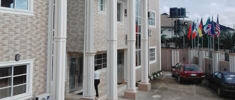 숙박 시설 정면