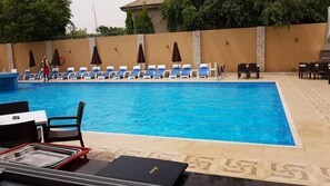 Outdoor pool - City Global Hotels Owerri (Owerri)