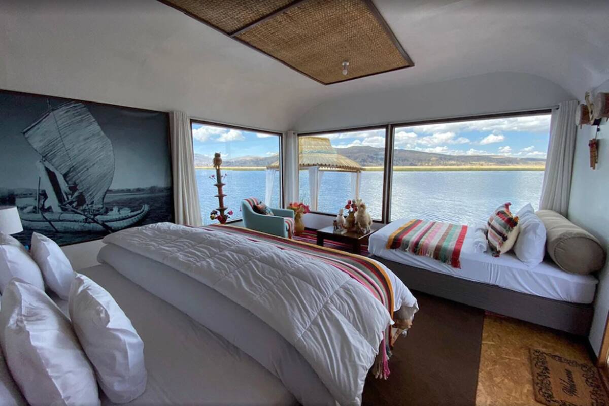 Premium bedding, down duvets, desk, free WiFi