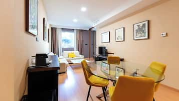 In-room safe, desk, laptop workspace, blackout drapes