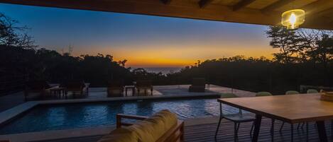 Televisión de pantalla plana 64 cm con canales de televisión por cable