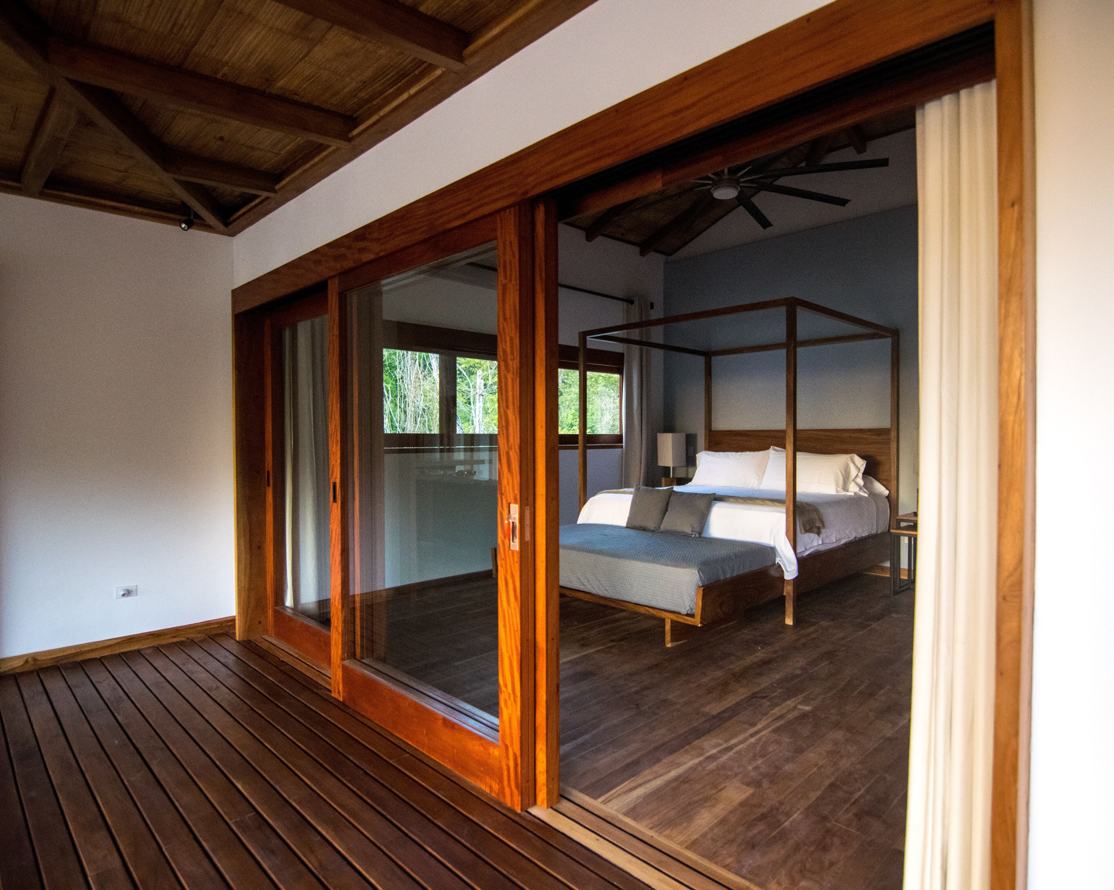 Deluxe Villa (Neruda) | Egyptian cotton sheets, premium bedding, in-room safe