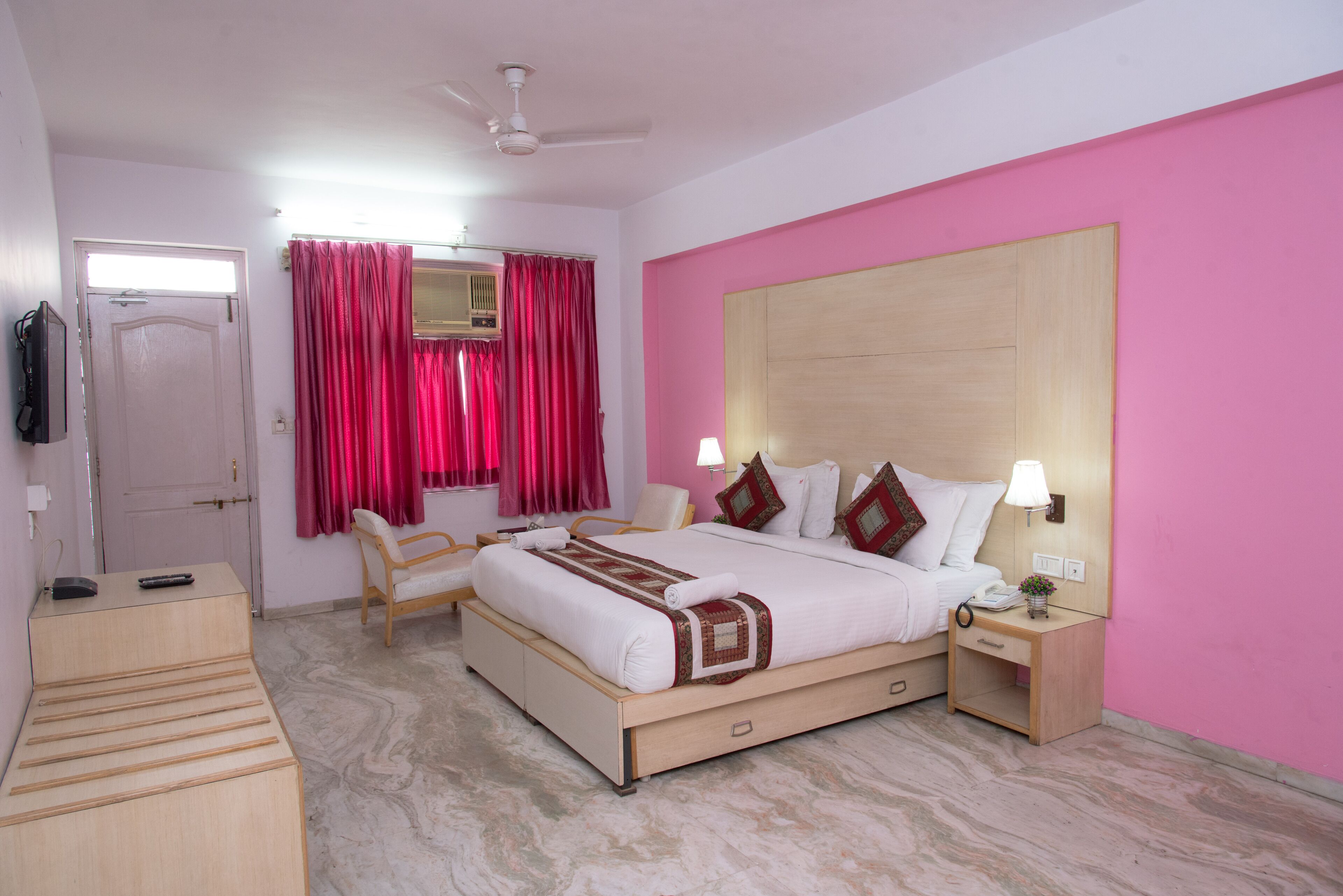 Foto - Hotel Gorbandh