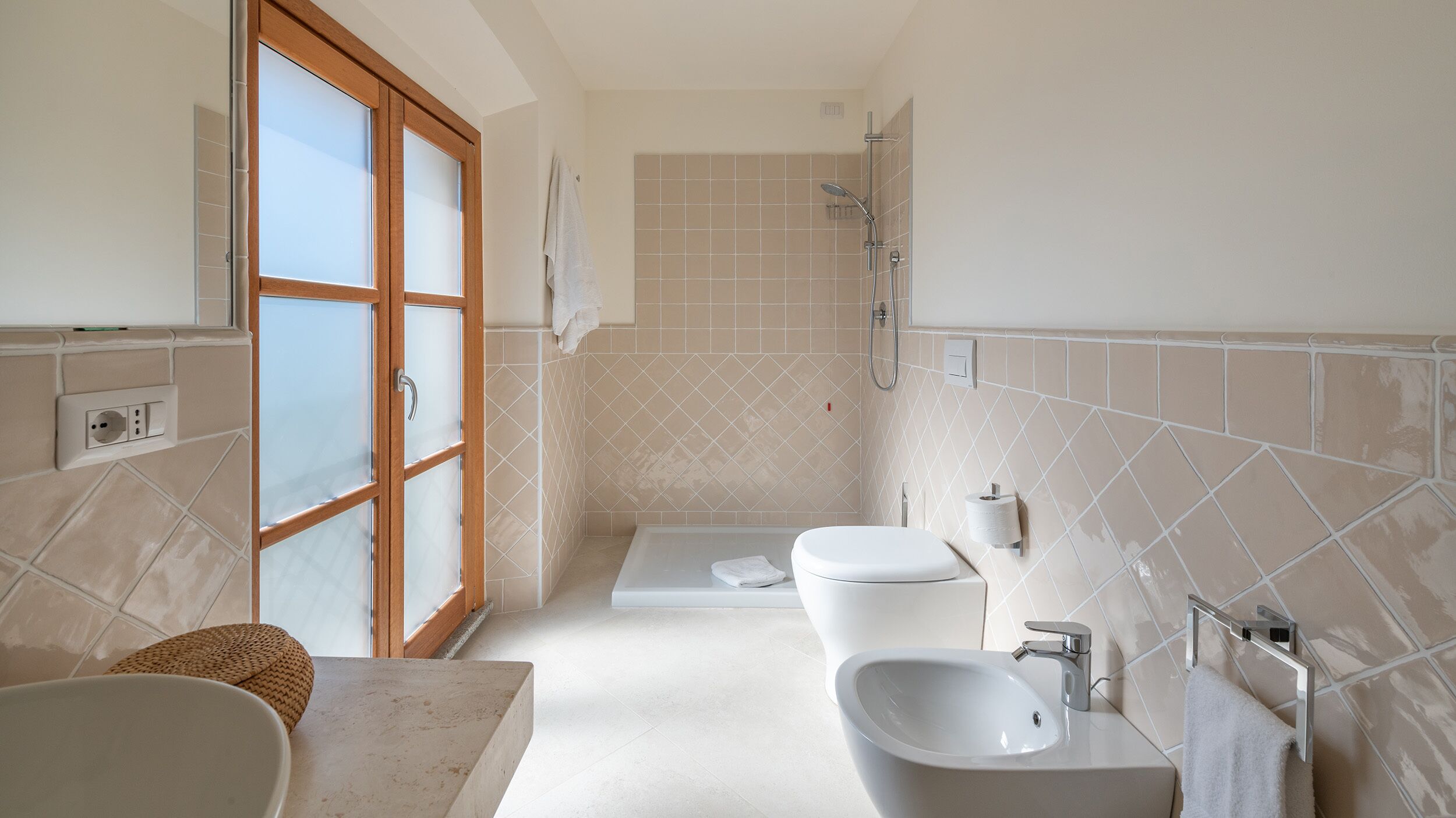 Dusche, Bidet, Handtücher